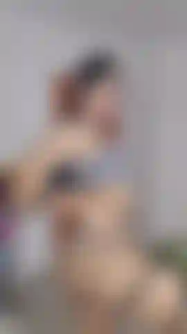 Lara croft devient coquine avec une grosse bite.