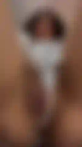 Je vais nettoyer ton beau visage et poser ma chatte dessus tu es prêt ?