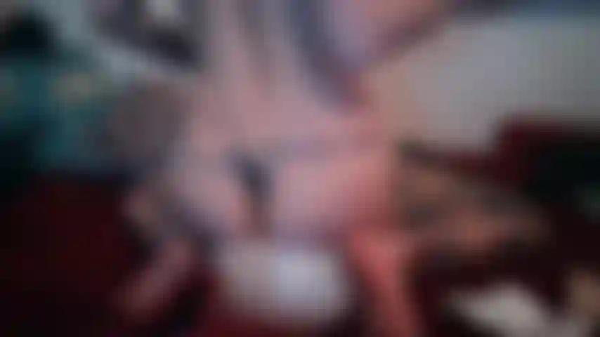 Regarde-moi éclater un ballon avec mon cul.