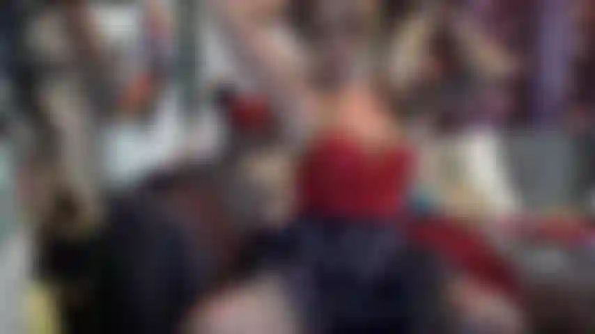 Wonder woman se déshabille.