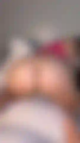 Big huge ass twerk! Opening up my butt hole showing you closeup.