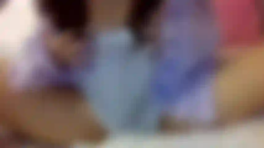 Paroles cochonnes : je suis tellement excitée par toi, baise ma chatte asiatique serrée et humide avec ta bite dure.