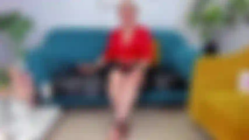 Je joue avec mon gode après une longue nuit.