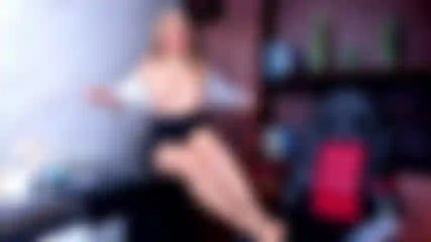 Secrétaire_mature_prête_pour_vous.