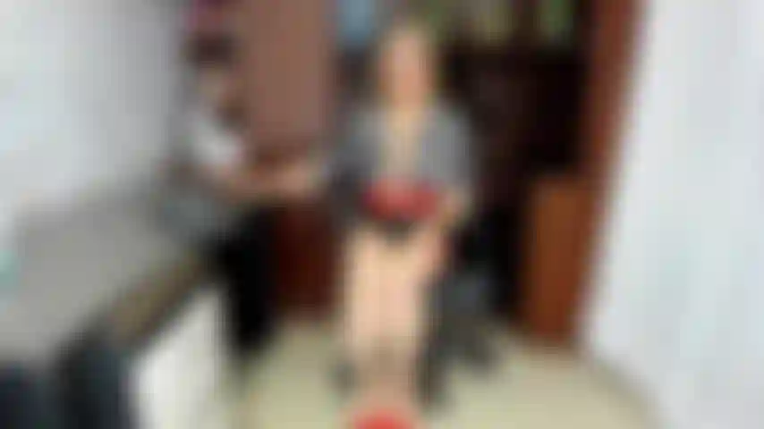 Mes gros seins gratuits dans mon bureau pour toi.