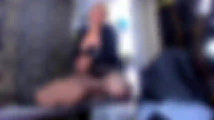 Masturbation_bite_au_bureau.