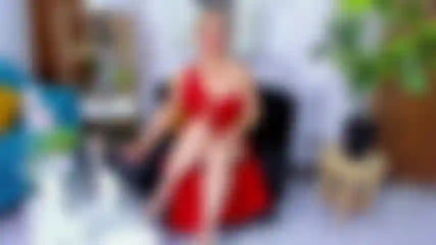 Fais-le vite et ne t'arrête pas dans le salon.