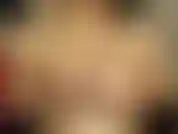 7 Enceinte de mois ici ! J'adore frotter de l'huile sur ma peau, mon gros ventre de femme enceinte de 7 mois et mes gros seins g. Elle a l'air si brillante et elle est si douce et glissante...