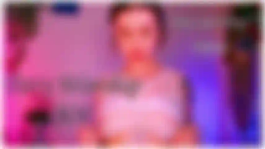 Titty taquine et déni.