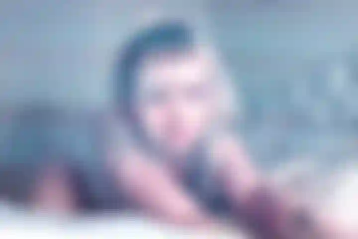 Foot lotion dreamy foot porn / no sound.