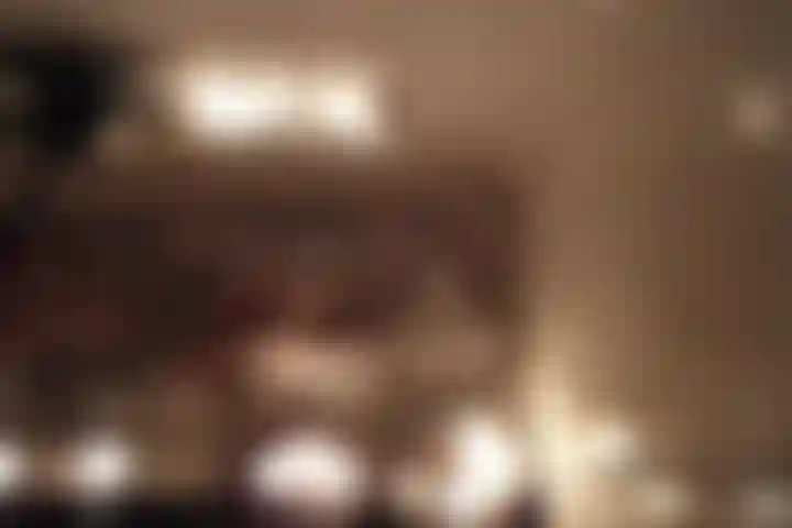 Bain moussant déesse / vue aérienne, concentration des pieds, relaxation.