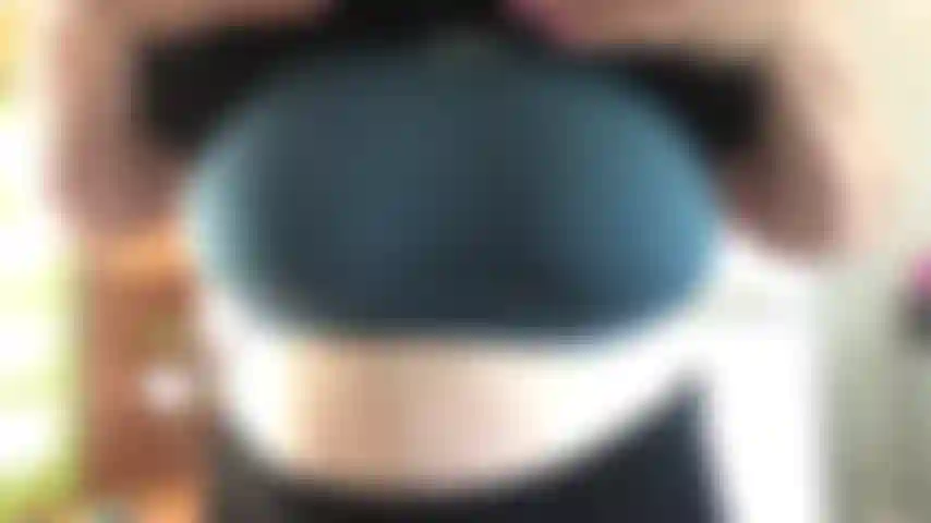 Aux gros seins et aux fous sauvages qui tremblent.