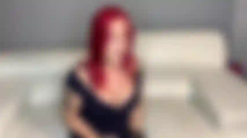 Pendant votre leçon privée, votre tuteur devient excité et excité quand elle voit votre bite.