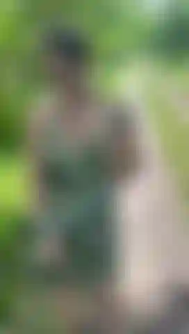 Flash coquin dans la forêt.