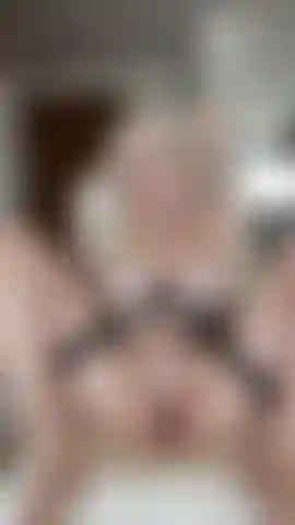 Jambe ouverte face à toi