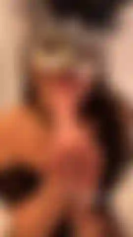 Pipe bâclée sur gode avec un nouveau masque !