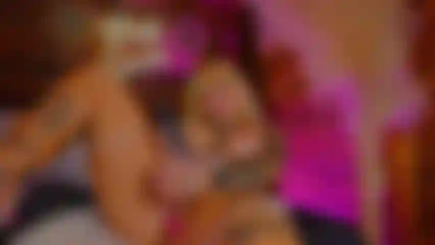 Je gicle sur le dos.