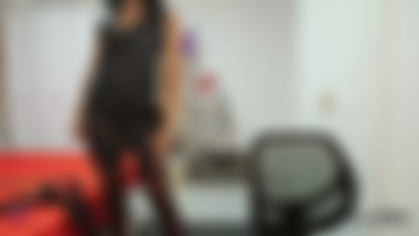 Compte à rebours sur mes divins pieds vêtus de nylon.