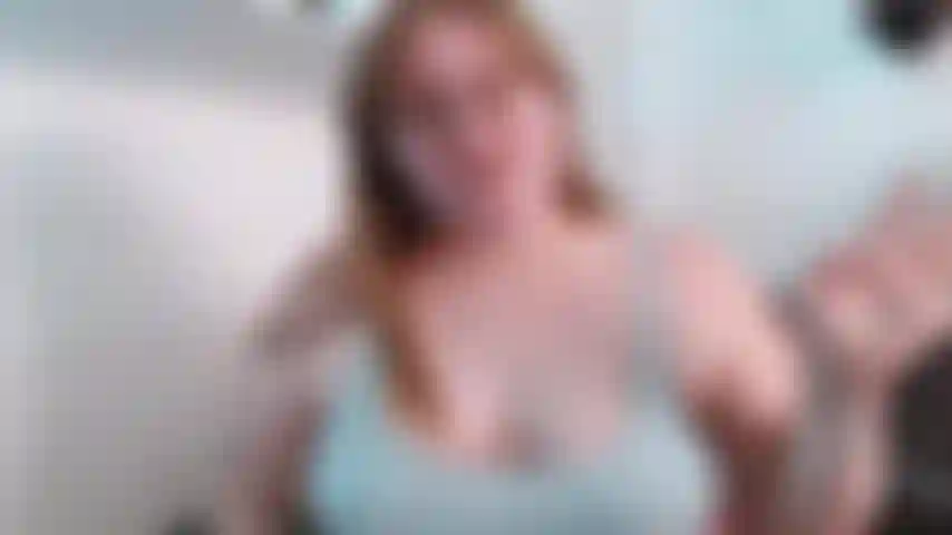 Sissy pov - ma copine te transforme en poupée sexuelle pour une amie.