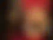 Couches de nylon, partie 2/2 - encore plus de couches de nylon brillant et sexy. Vous ne pourrez pas résister à mes fesses et mes pieds parfaits en nylon brillant.