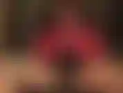 Viens t'asseoir sur ma bite. Sens-moi lentement m'enfoncer en toi de plus en plus profondément tandis que tu t'accroches et touches mes cuisses de collants soyeux.