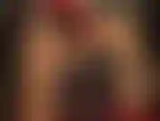 J'adore les collants ultra-brillants ; ma maîtresse vivian porte des bas nylons brillants et des jambes de rêve. J'adore la perfection sur talons hauts.