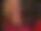 Des collants beiges, doux et soyeux – ces longues jambes en nylon parfaites vous rendent fou. Vous ne pourrez pas vous lasser de ses mollets, de ses cuisses et de son cul tandis qu'elle taquine votre bite d'esclave avec des gants de cuir.