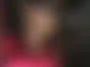 Ces shorts devraient être illégaux ! Maîtresse taquine avec ses incroyables longues jambes en collants nude... Des jambes qui montent jusqu'à son cul parfait.