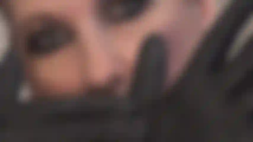 Fétichiste des gants en cuir noir - l'amateur de gants peut adorer une paire de la grande collection de beaux gants en cuir de maîtresse vivian.