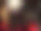 Fourrure blanche, cuir noir, adoration des godes-ceintures - ta déesse en cuir noir, bottes au-dessus des genoux et manteau de fourrure blanche douce a une grosse bite pour ta bouche de pute gourmande.