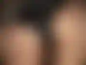 Facesitting - renifle mon cul en short wetlook et collants brillants.