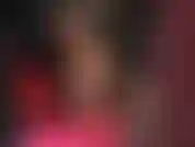 Les talons rouges sont votre faiblesse - maîtresse vivian aime vous regarder baver à la vue d'escarpins rouges brillants, vous taquinant avec ses longues jambes de collants et ses pieds sexy.