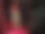 Maîtresse adore jouer avec ton cul, ses doigts glissants en latex taquinent ta prostate pendant que tu ne peux pas détacher tes yeux de son latex et de ses collants brillants.