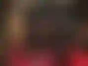 Un cul et des jambes incroyables dans un legging noir moulant associé à du cuir et des talons hauts. Quand le pantalon tombe, admirez mon cul incroyable dans un collant transparent couleur chair.