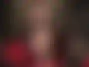 Les bottes en cuir se retirent pour permettre l'adoration des pieds en nylon parfaits de la maîtresse vivian. ( Hd).