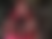 Une amoureuse de la bbc - ma maîtresse est accroupie juste au-dessus de ton visage et caresse son énorme bite noire.