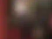 Une maîtresse strapon avec une énorme bite blanche, des leggings en spandex/lycra et des bottes brillantes jusqu'aux genoux - je sais ce dont ton trou du cul a besoin, un de mes énormes strapons s'enfonçant profondément.