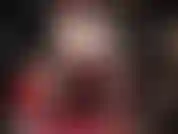 Séduite par ta belle déesse. Admire ces longues jambes sexy, ces cuisses, ces hanches, vêtues de collants soyeux.