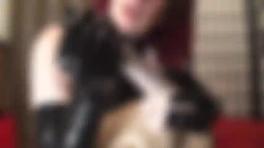 Branlette avec des gants en latex ! Laissez libre cours à votre passion pour les gants en latex. Enfilez vos gants en caoutchouc préférés et sentez-les comme s'ils étaient les miens.