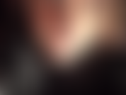 Fétichiste des gants en latex - vous voulez sentir ces gants brillants et glissants sur votre corps, dans votre bouche, vous voulez les sentir et les sentir glisser dans votre cul...