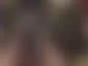 Des couches de collants et un strapon recouvert de nylon - la maîtresse est magnifique dans ses couches de nylon brillant, ses collants marron brillants et son transparent noir, caressant sa grosse bite enveloppée dans un bas.