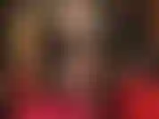 Je bave à la vue des incroyables pieds nus de ma maîtresse alors qu'elle taquine ta bite à mains nues.