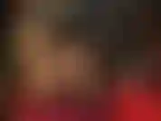 J'adore le cul en robe moulante en vinyle et en collants dorés super brillants.