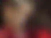 Du latex noir et blanc torride associé à des collants extra brillants. Tu ne voudrais pas sentir ces gants en caoutchouc chauds et glissants partout sur toi ?!