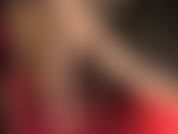 Si les collants nude extra-transparents et brillants sont votre faiblesse, ceci est pour vous ! Ces nylons sont tellement transparents que vous les remarquez à peine. Regardez votre déesse vous taquiner si lentement avec ses pieds, ses jambes et son cul. Super sexy !