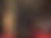 Une maîtresse en cuir tire lentement le sperme de ta bite d'esclave. Vêtue de couches de cuir, de gants, de bottes, de lunettes de soleil et d'un chapeau en cuir.