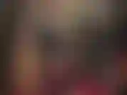 Un énorme gode ceinture noir, de hautes bottes en cuir, une énorme bite dans la jupe - je te vois baver tandis que cette bite noire géante dépasse de sous ma jupe. Tu as tellement envie de te faire baiser avec.