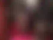 Une allumeuse sensuelle en bas nylon vintage, jarretières et fétichisme des pieds.