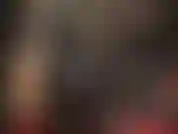 Maîtresse vivian en combinaison moulante en latex noir et cagoule en caoutchouc, gants en latex et gros strapon blanc. - J'adore la perfection fétichiste brillante en caoutchouc moulant avec domination strapon.