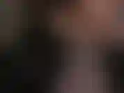 Maîtresse te taquine avec de la salive, des gants en latex et des mouvements saccadés dans ta bouche. Mmmm savoureux... Bois ma salive et ton sperme.